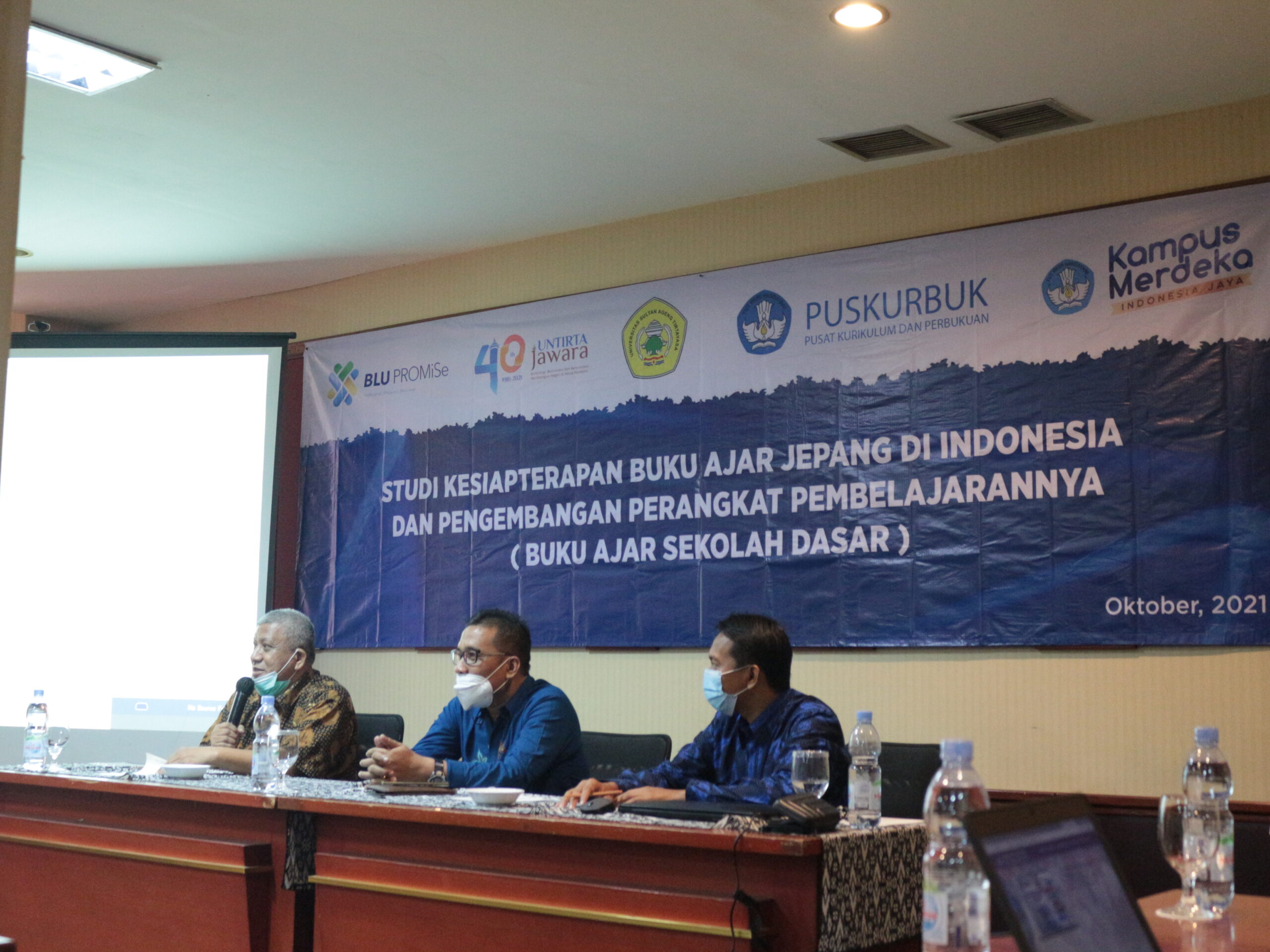 Workshop Analisis dan Revisi Produk Pembelajaran  Studi Kesiapanterapan Buku Ajar Jepang di Indonesia dan Pengembangan Perangkat Pengajarannya